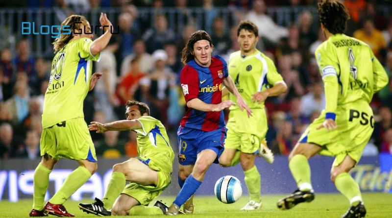 Top 10 goals of Lionel Messi at FC Barcelona that left everyone stunned-10