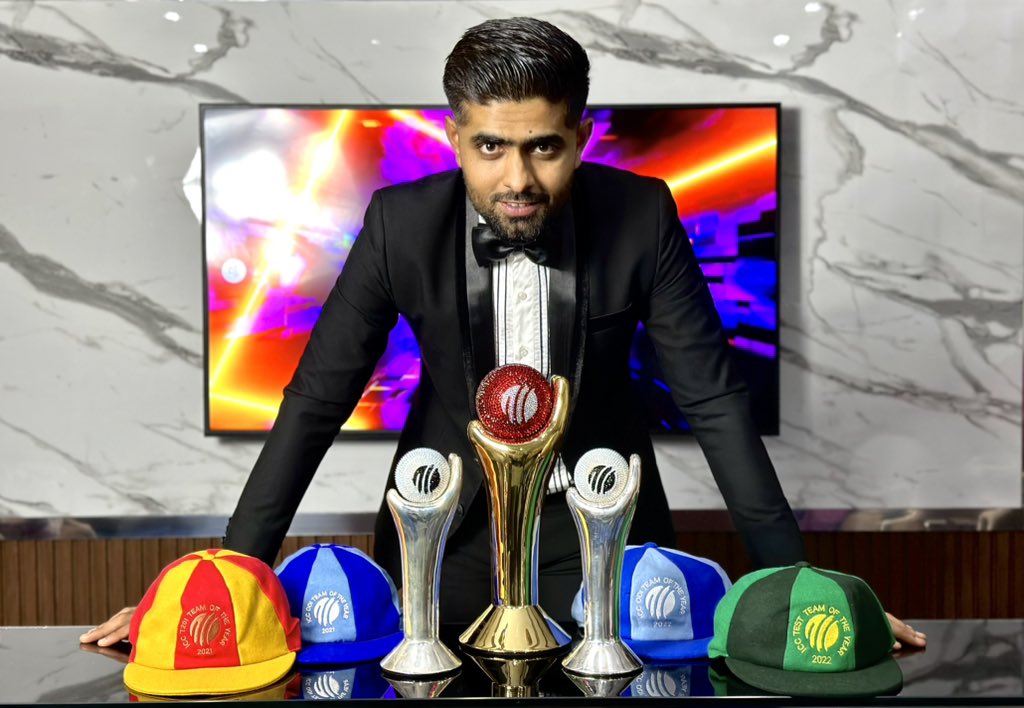 Suryakumar Yadav And Babar Azam Show-Off ICC Awards Trophies On Twitter-2